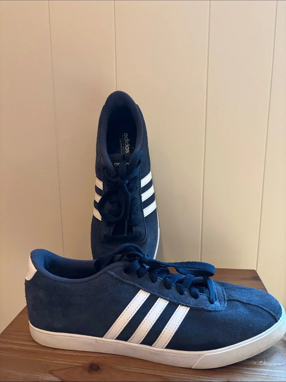 Adidas neo Courtset women’s size 10 navy suede/white